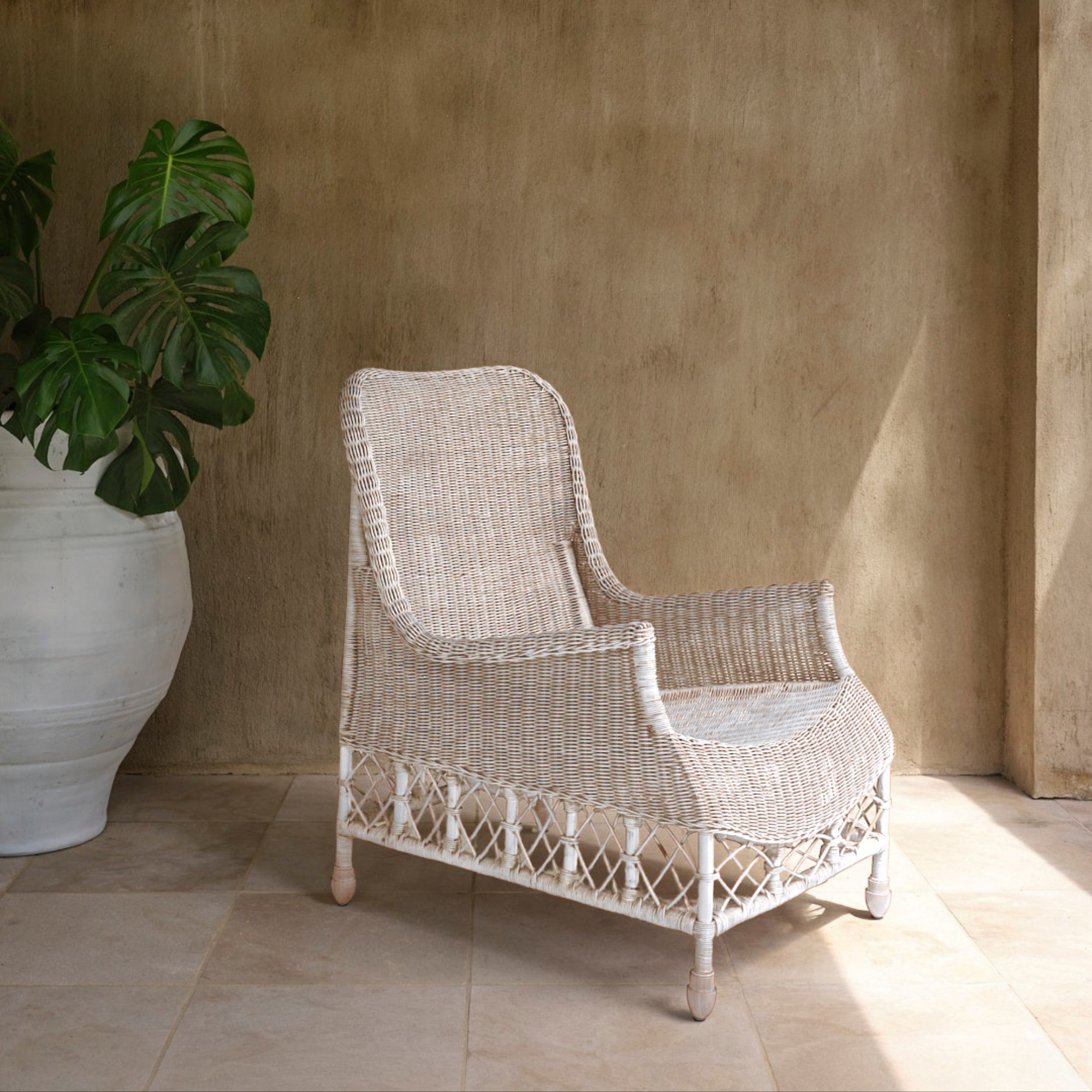 Realm August Lounge Chair