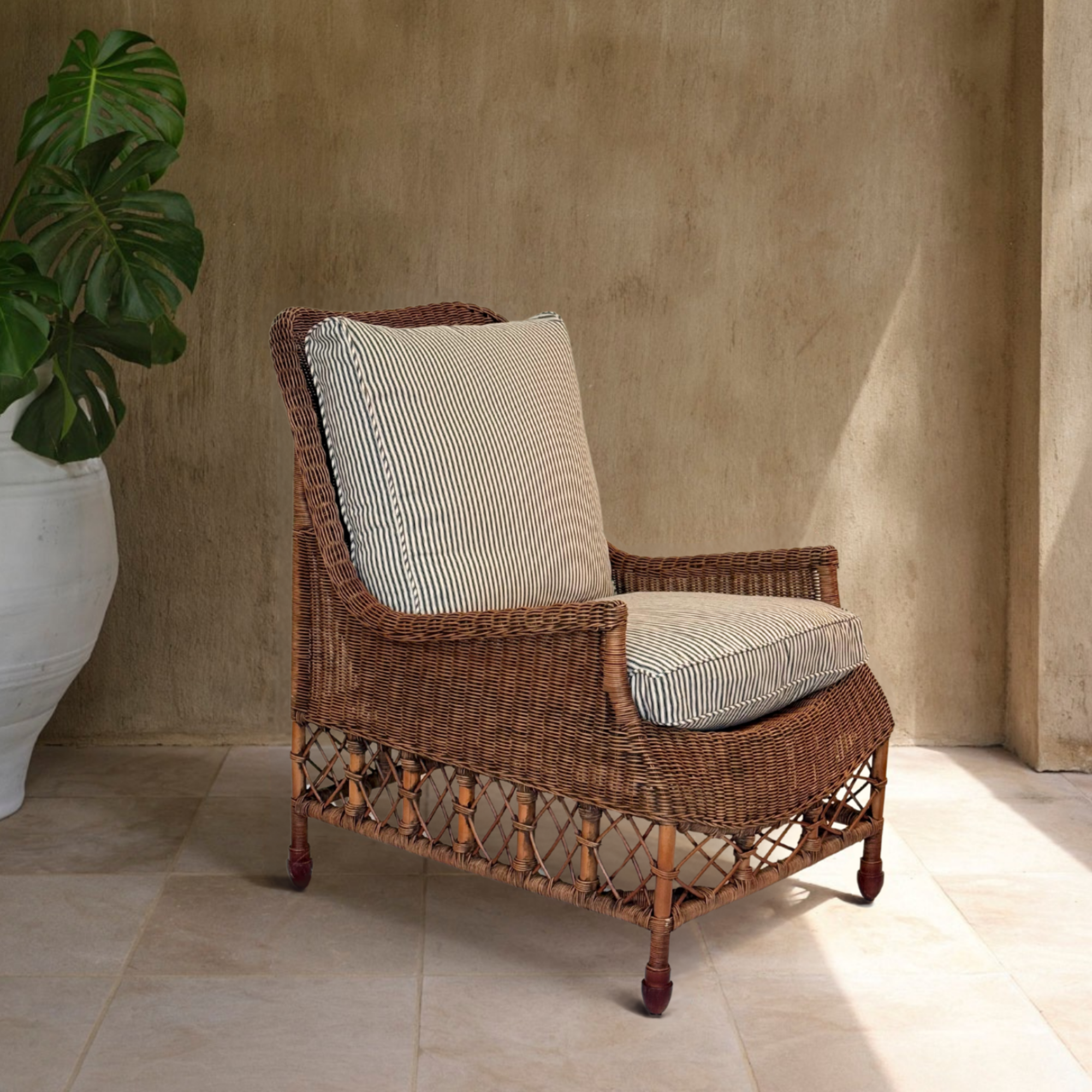 Realm August Lounge Chair