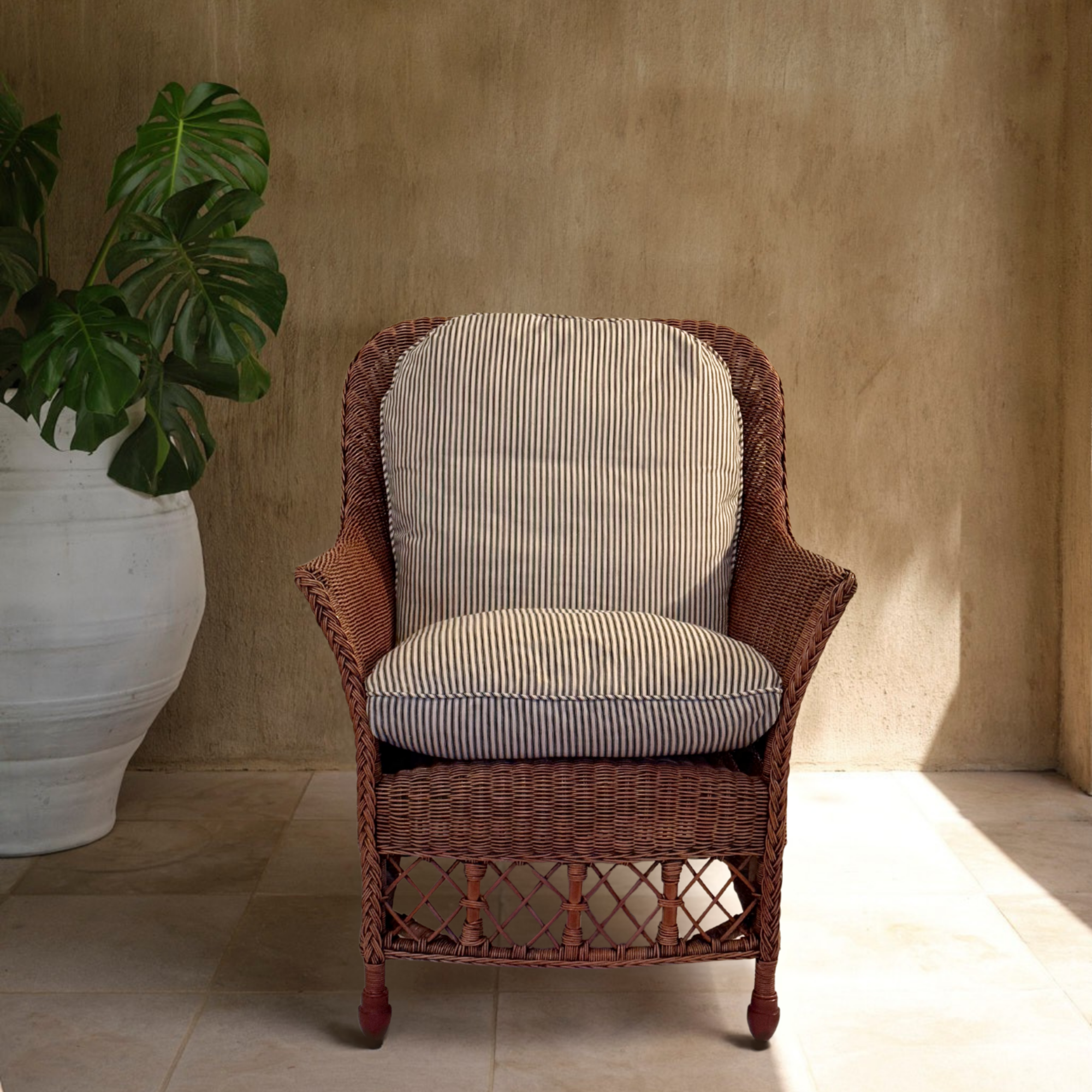 Realm Desiree Lounge Chair